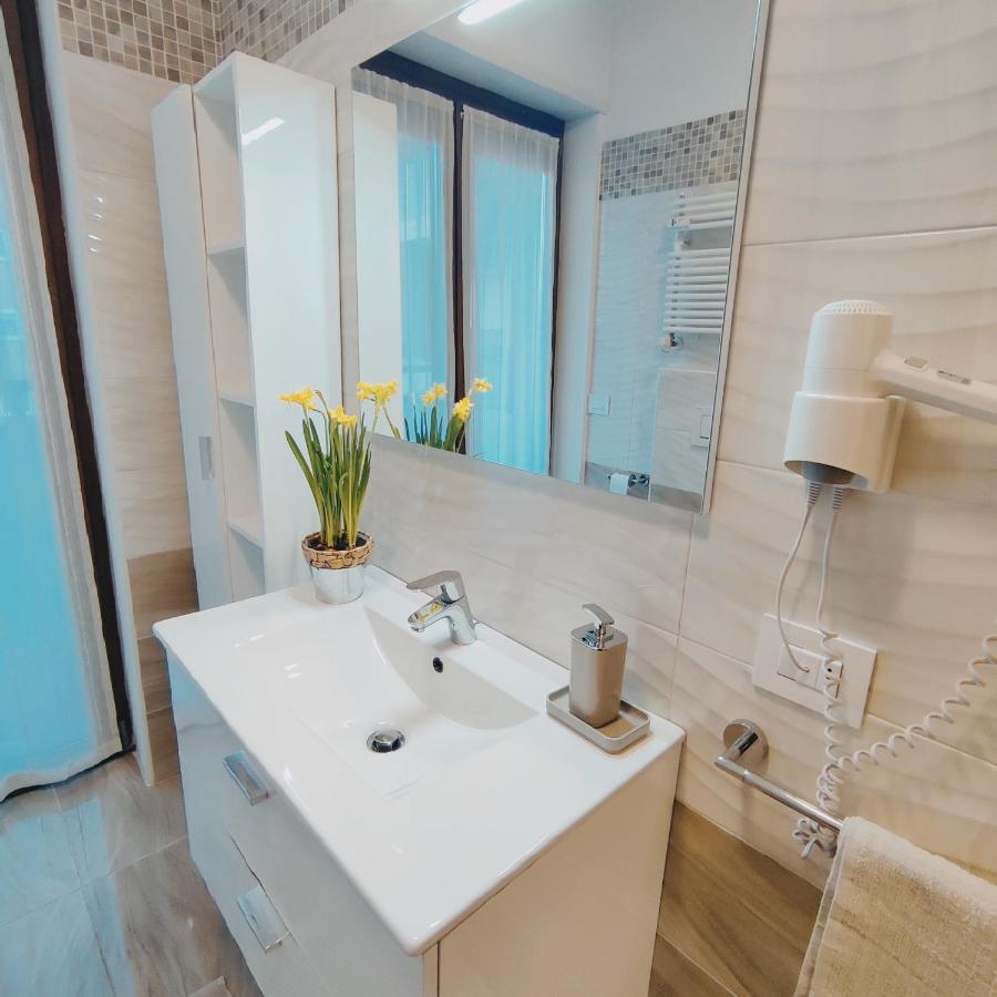 Casa Vacanze Da Marti Tirano Luaran gambar