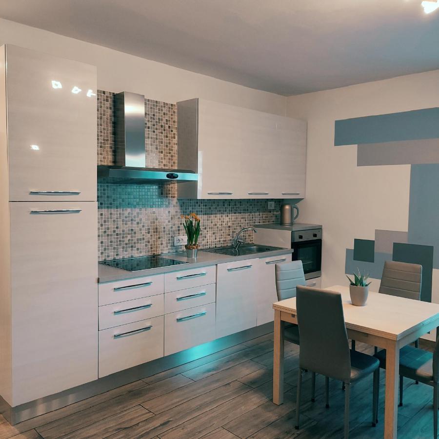 Casa Vacanze Da Marti Tirano Luaran gambar